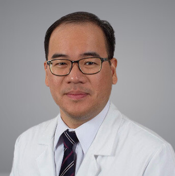 Huy Pham headshot